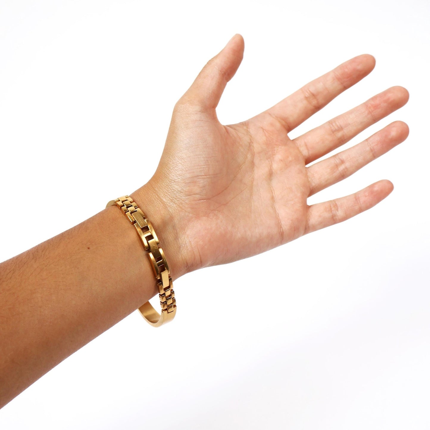Vintage Gold Watch with Gold Round Face | FOLIO
