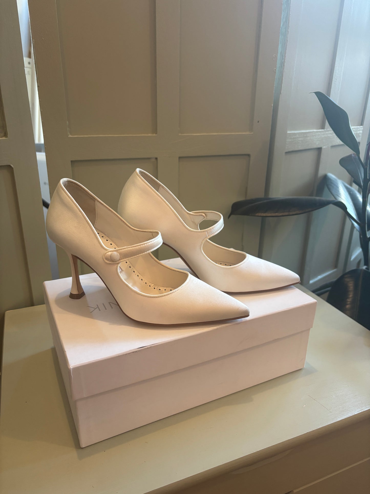 Manolo Blahnik - BRIDAL