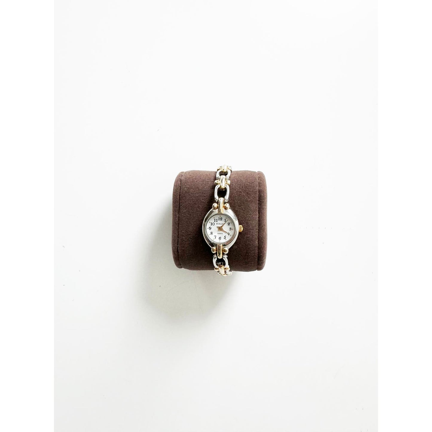 Vintage Two Tone Watch with Circular Face and Band Detail l Relic