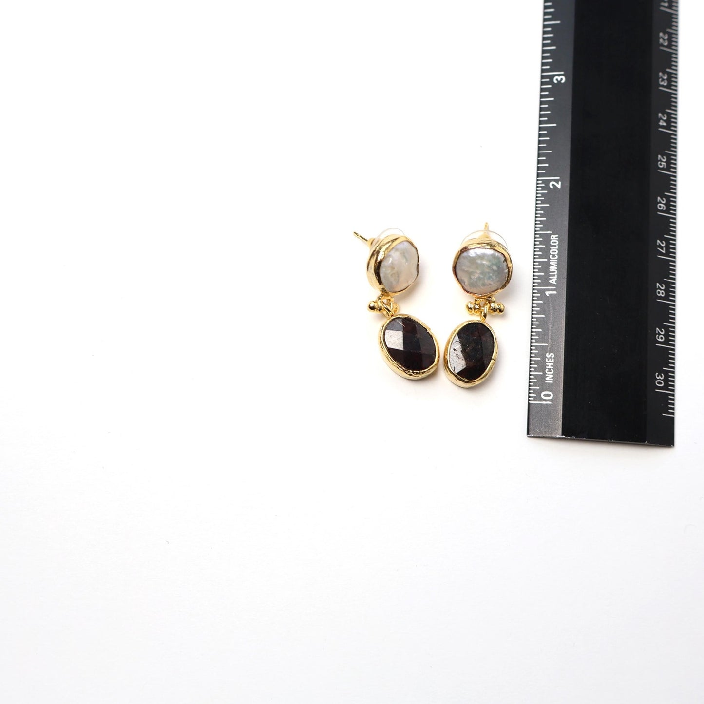 Eclectic Inventory Gold Toned Natural Stone Drop Earrings | Pearl and Onyx Style
