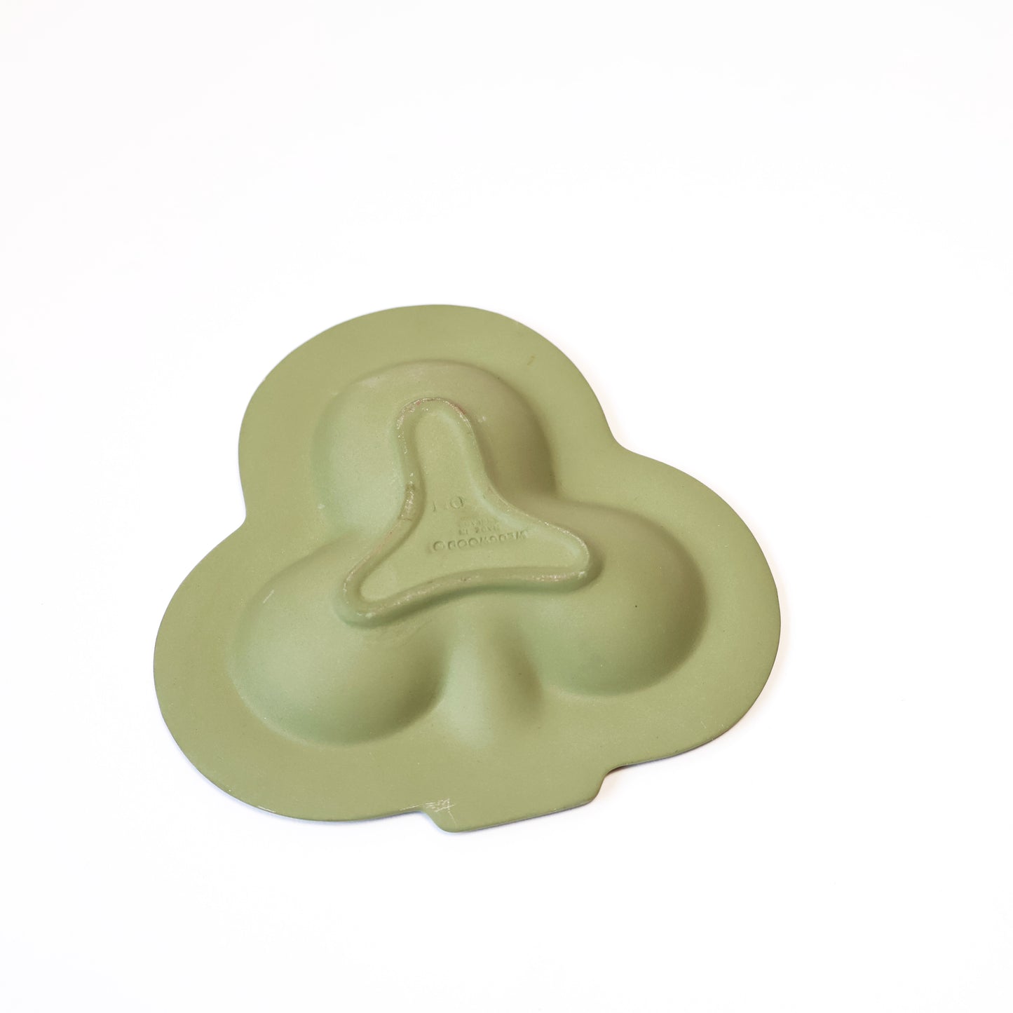 Vintage Wedgwood Jasperware Clover dish