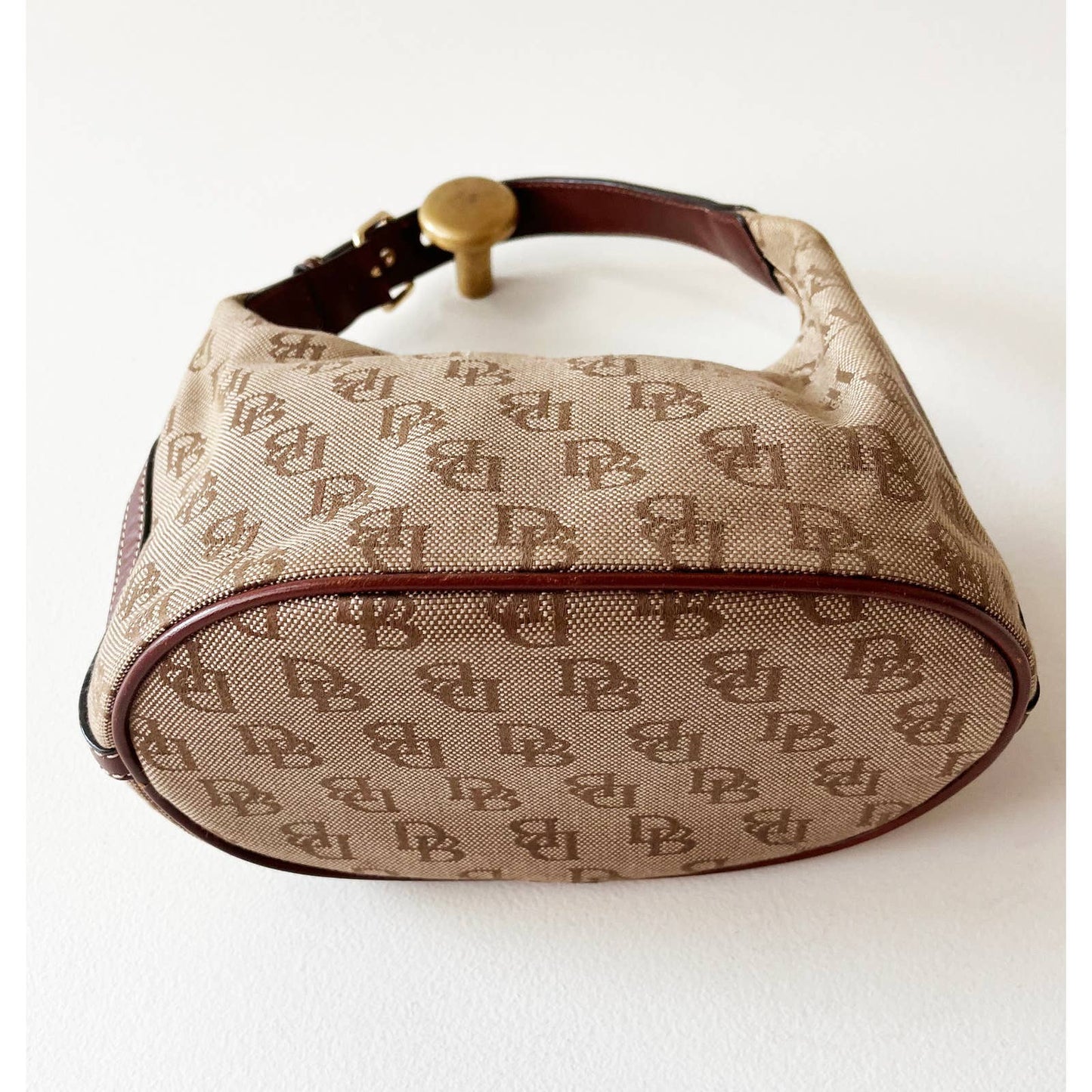 Vintage Classic Dooney & Bourke Y2K Logo Bag