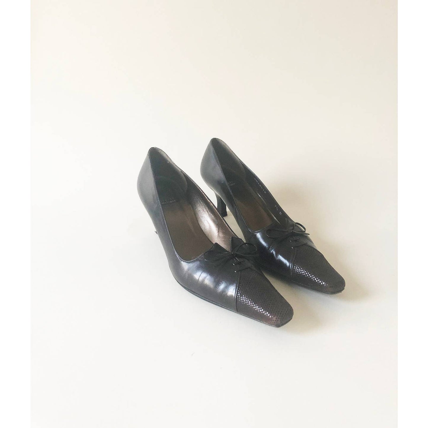 Vintage 90s Stuart Weitzman Pointed Toe Pumps Size 7.5