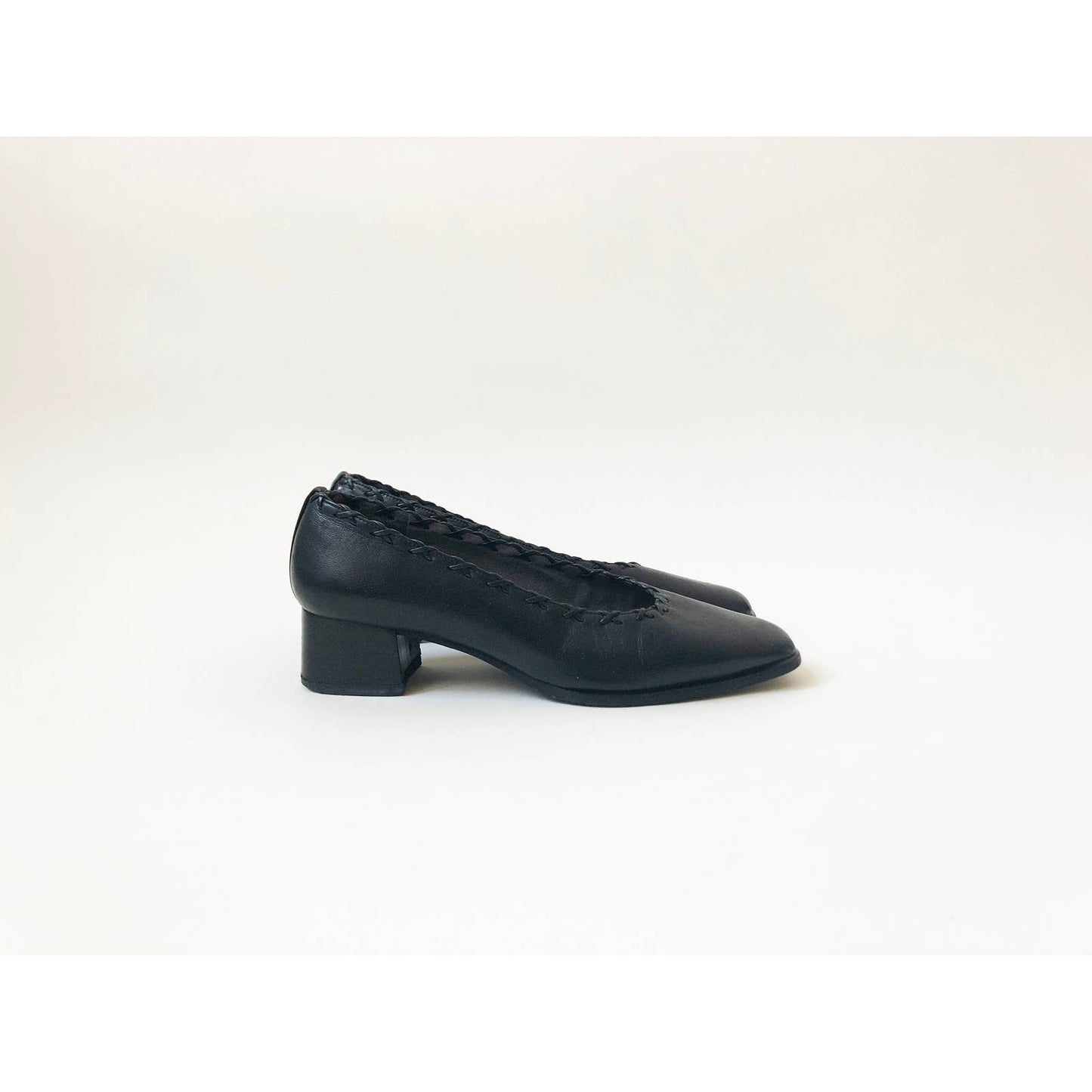Vintage Stuart Weitzman Womens 5 US