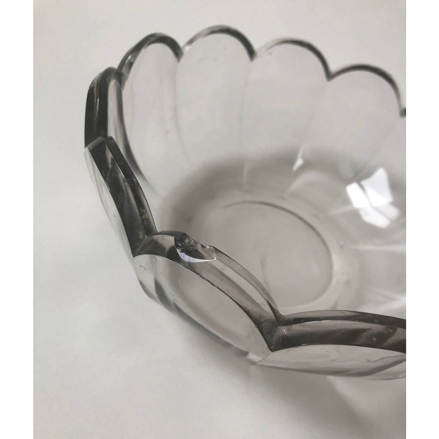 Vintage Scalloped Edge Design Decorative Bowl