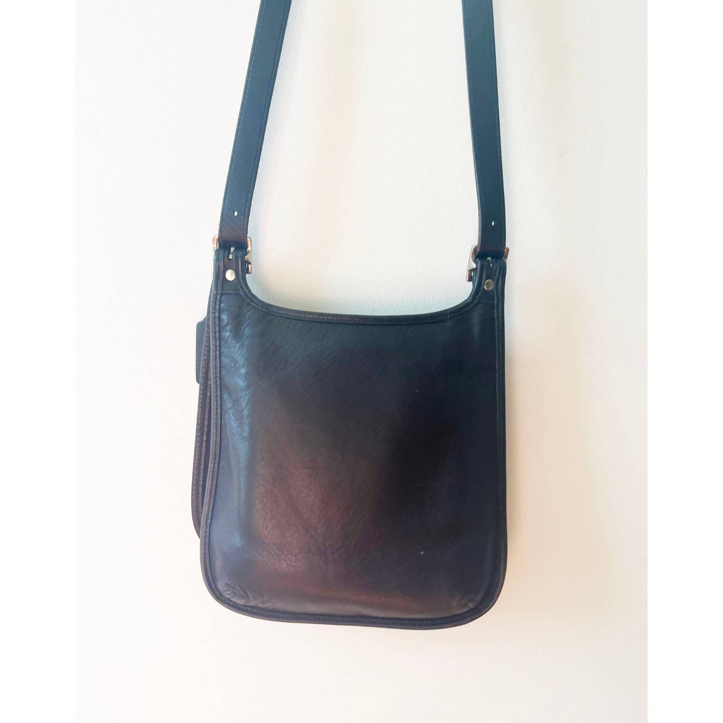 Vintage Black Leather Coach Crossbody Purse 9146 No