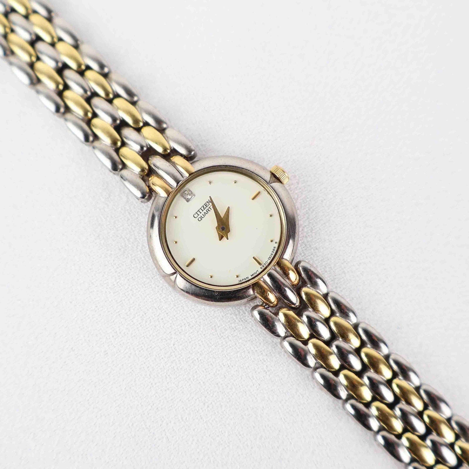 Vintage Citizen Round Face Watch – Two Tone Bracelet (Working Battery)