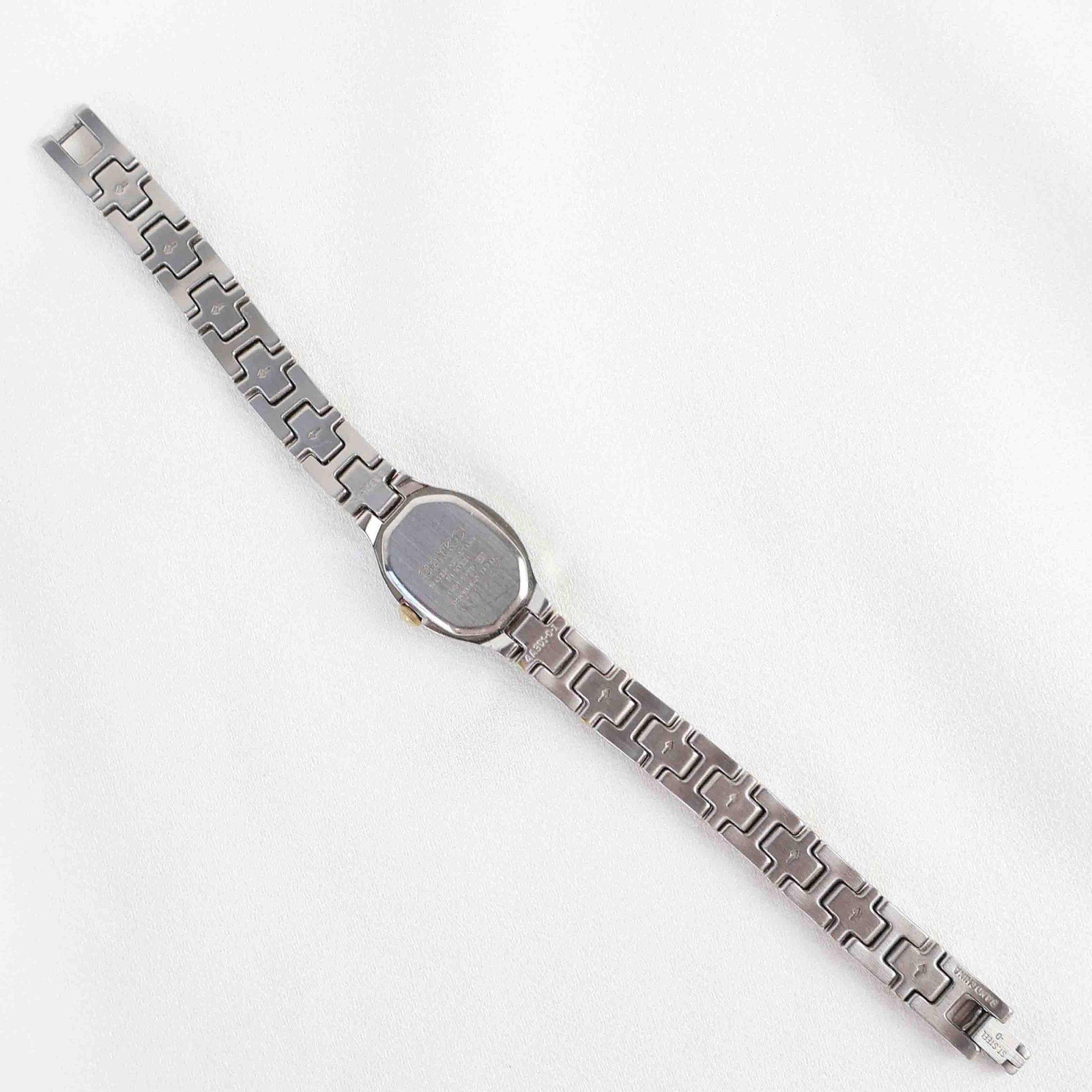 Vintage Two Tone Seiko with a Blue/ Black Face - (Working Battery)