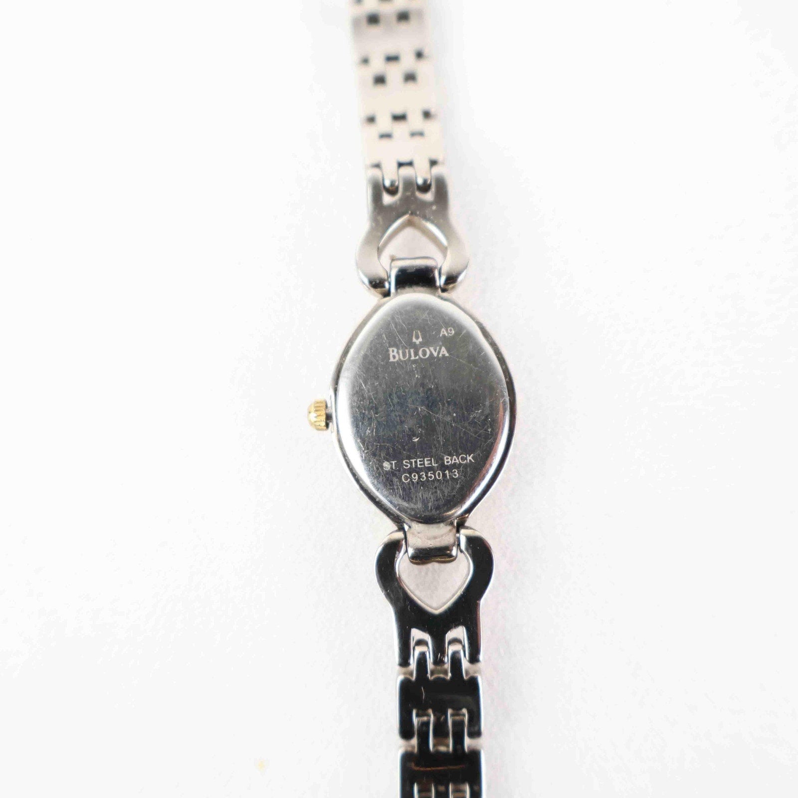 Vintage Carvelle Oval Face Watch – Two Tone Bracelet (Working Battery)