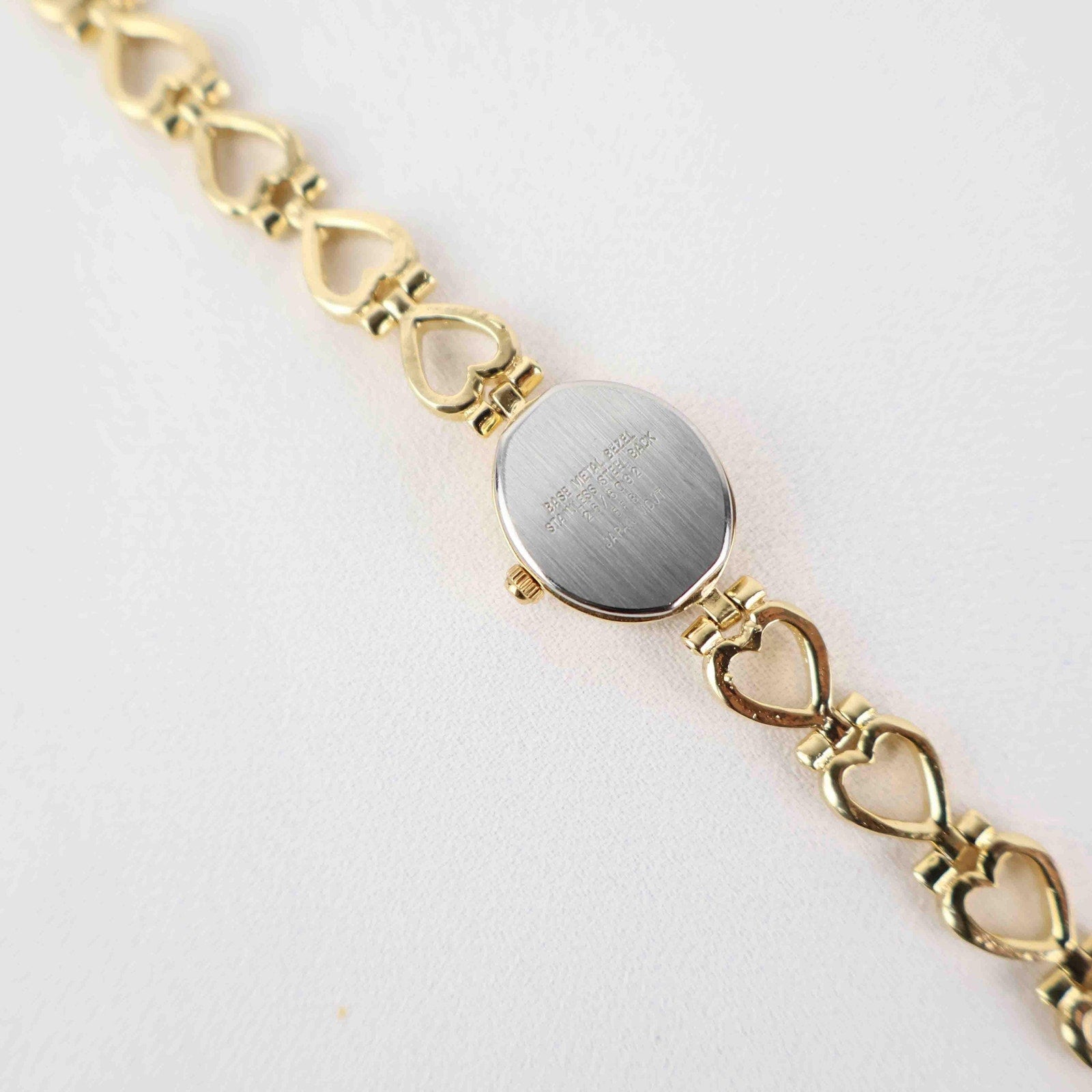 Vintage Armitron Oval Face Watch – Gold Tone Heart Bracelet (Working Battery)