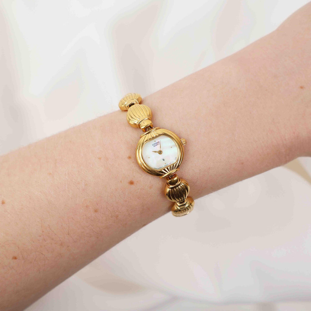 Stunning Vintage Citizen Watch – Gold Tone Bracelet (Working Battery)