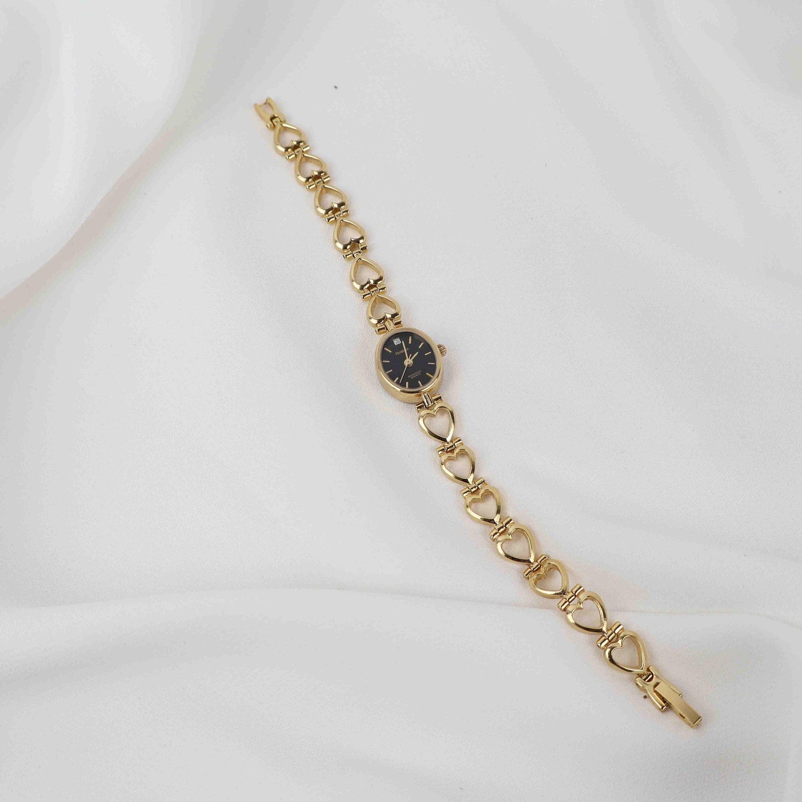 Vintage Armitron Oval Face Watch – Gold Tone Heart Bracelet (Working Battery)