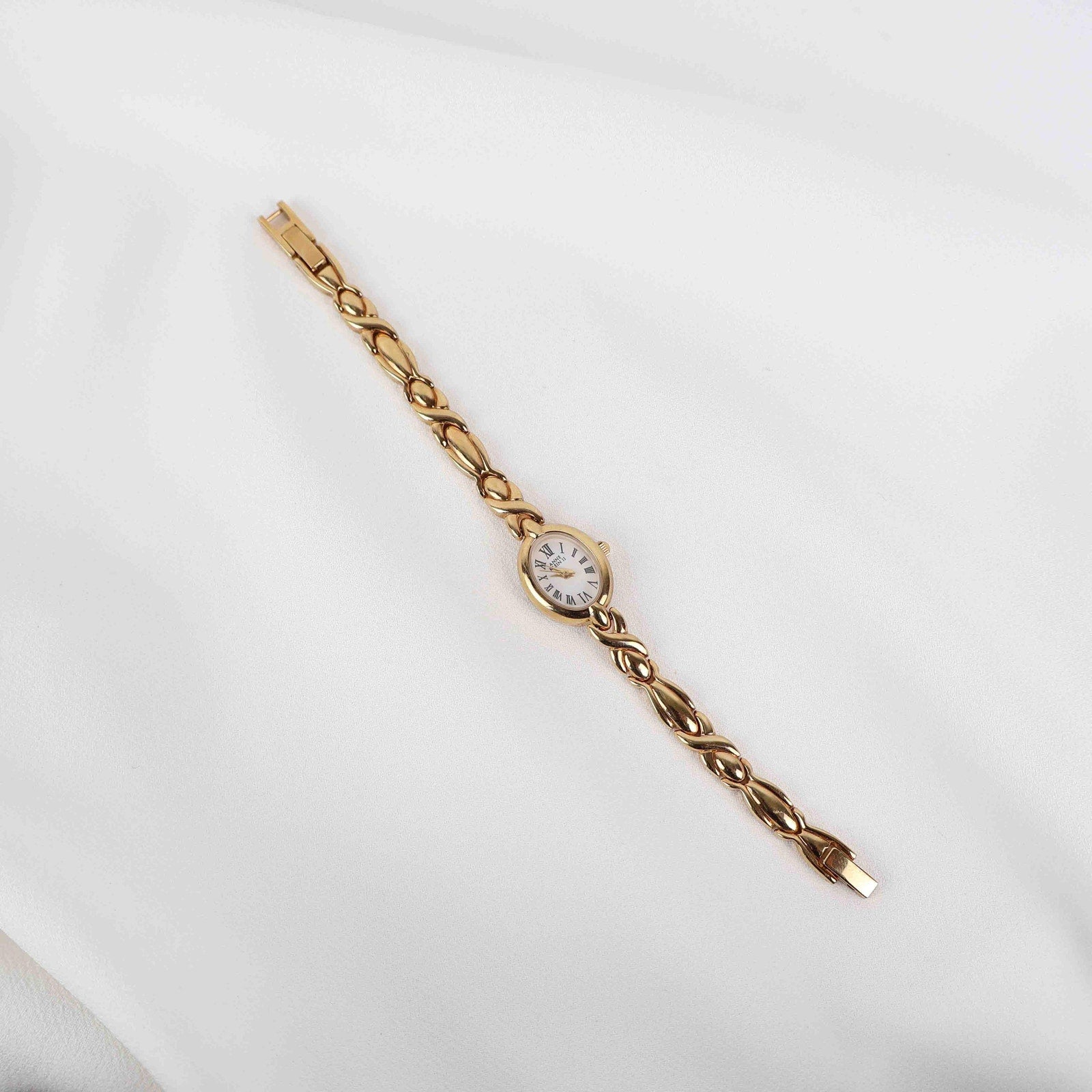 Vintage Seiko Round Face Watch – Gold Tone Rope Style Bracelet (Working Battery)