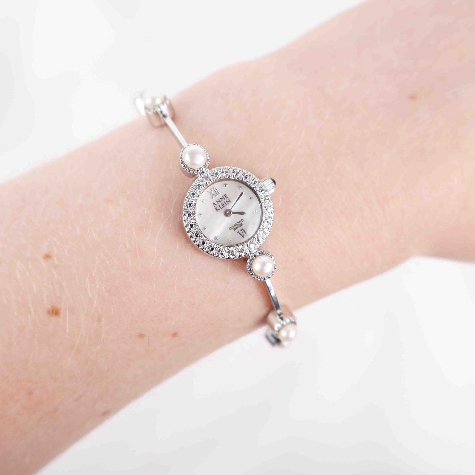 Vintage Anne Klein Round Face Watch – Silver Tone and Pearl Bracelet (Working Battery)