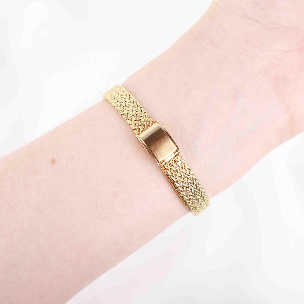 Vintage Deauville Circle Face Watch – Gold Tone Bracelet (Working Battery)
