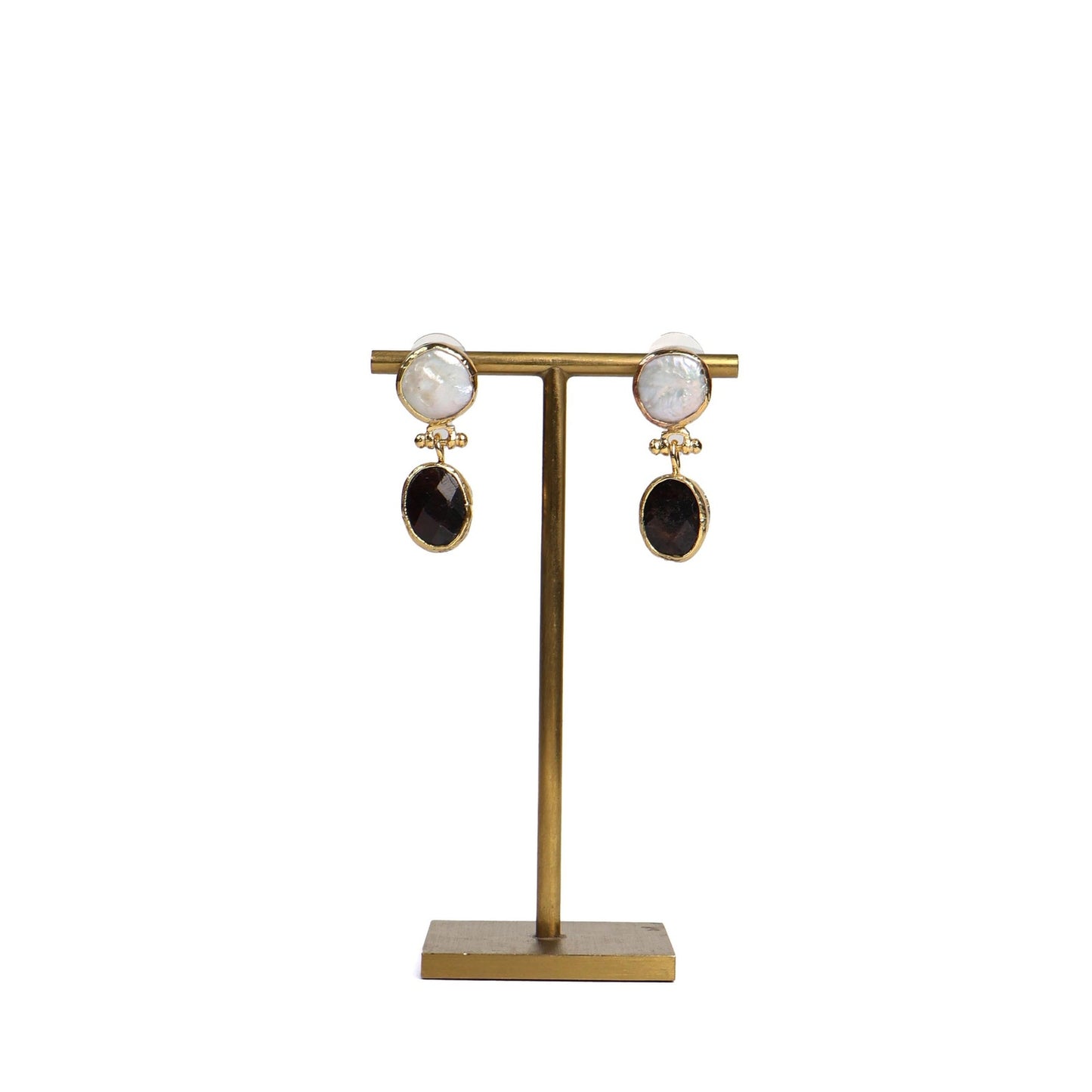 Eclectic Inventory Gold Toned Natural Stone Drop Earrings | Pearl and Onyx Style