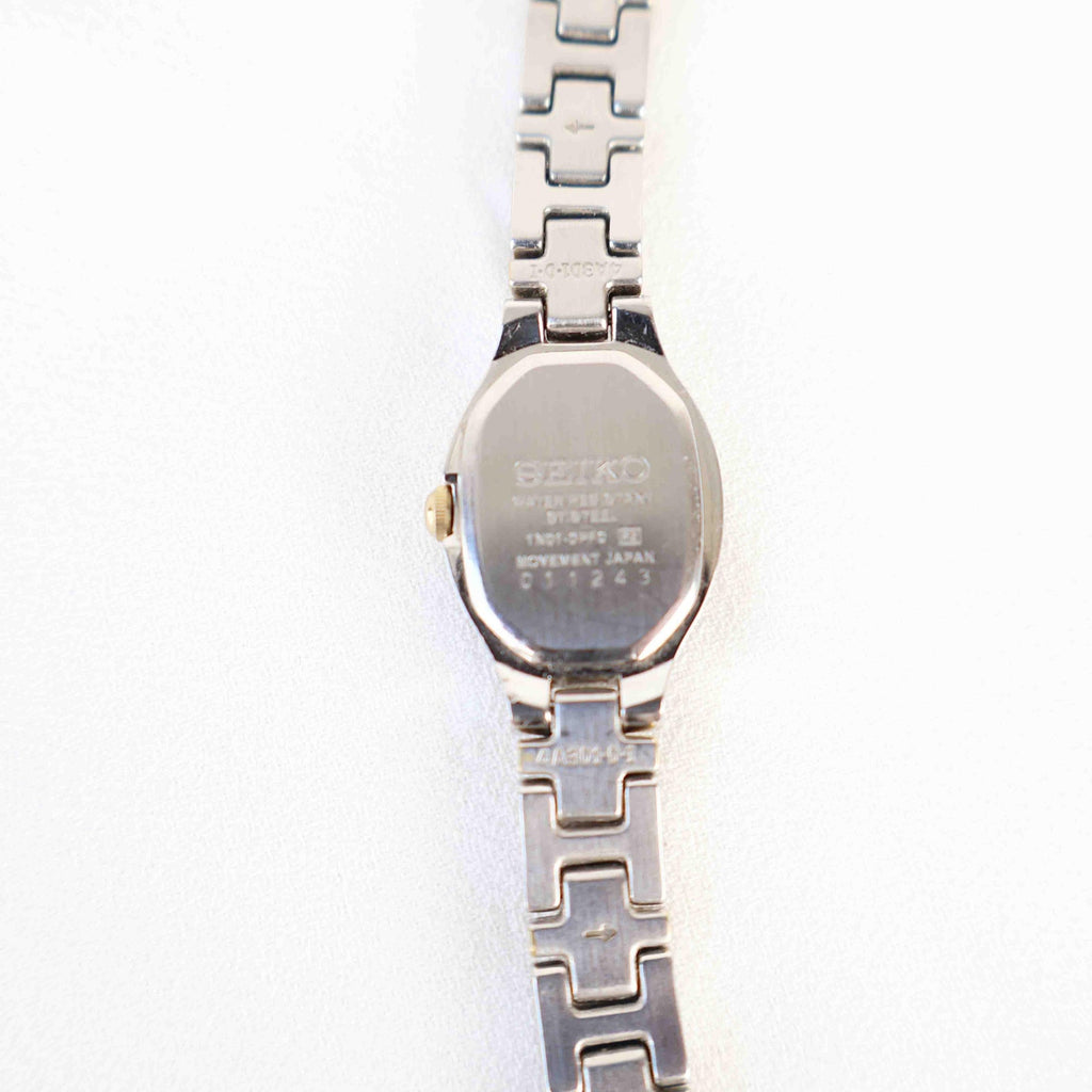 Vintage Two Tone Seiko with a Blue/ Black Face - (Working Battery)