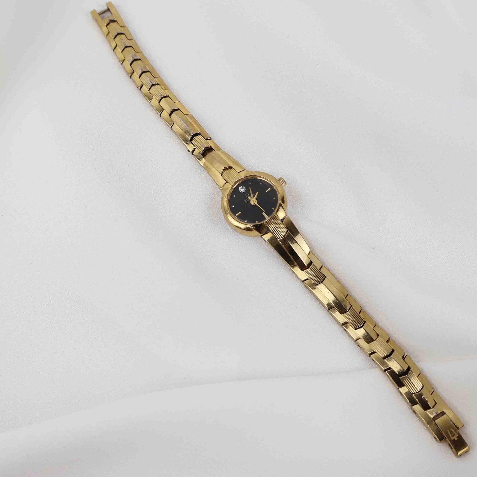 Vintage Bulova Black Face Watch – Gold Tone Bracelet (Working Battery)