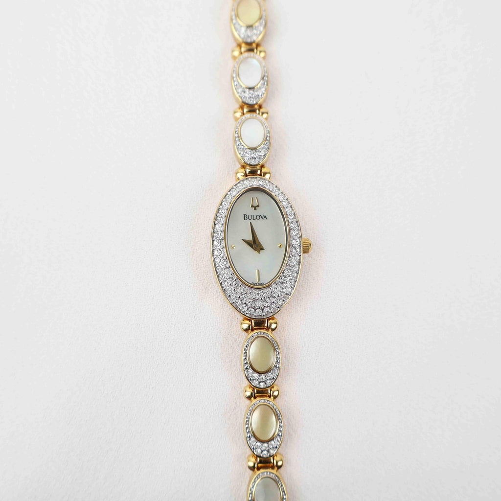 Stunning Vintage Bulova Watch – Gold Tone Bracelet (Working Battery)