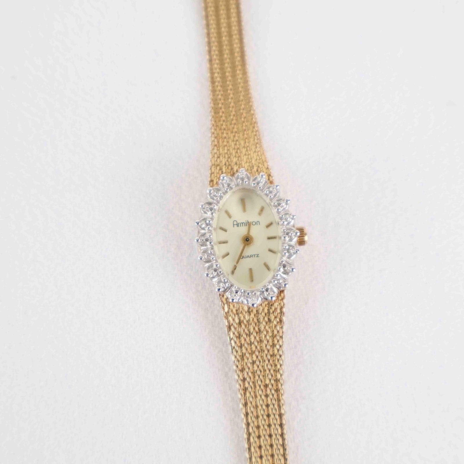 Vintage Armitron Diamond / Oval Face Watch – Gold Tone Bracelet (Working Battery)