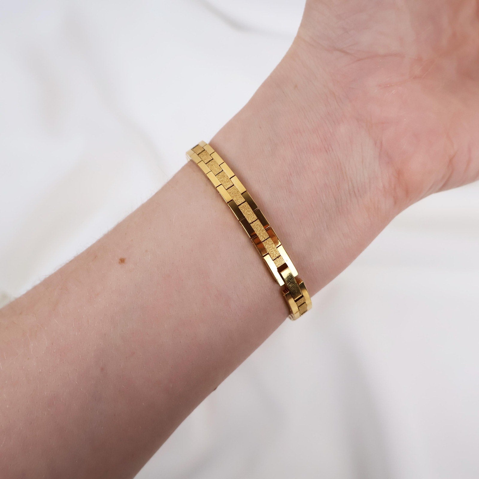 Vintage Black and Gold Pulsar Watch