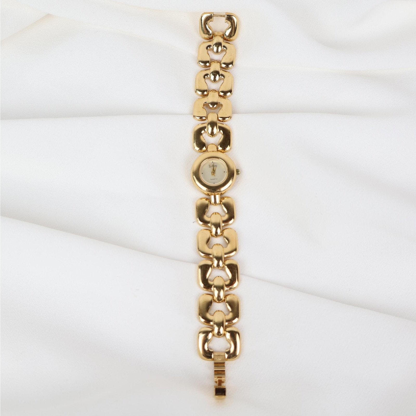 Vintage Sutton Round Face Watch – Gold Tone Bracelet (Working Battery)