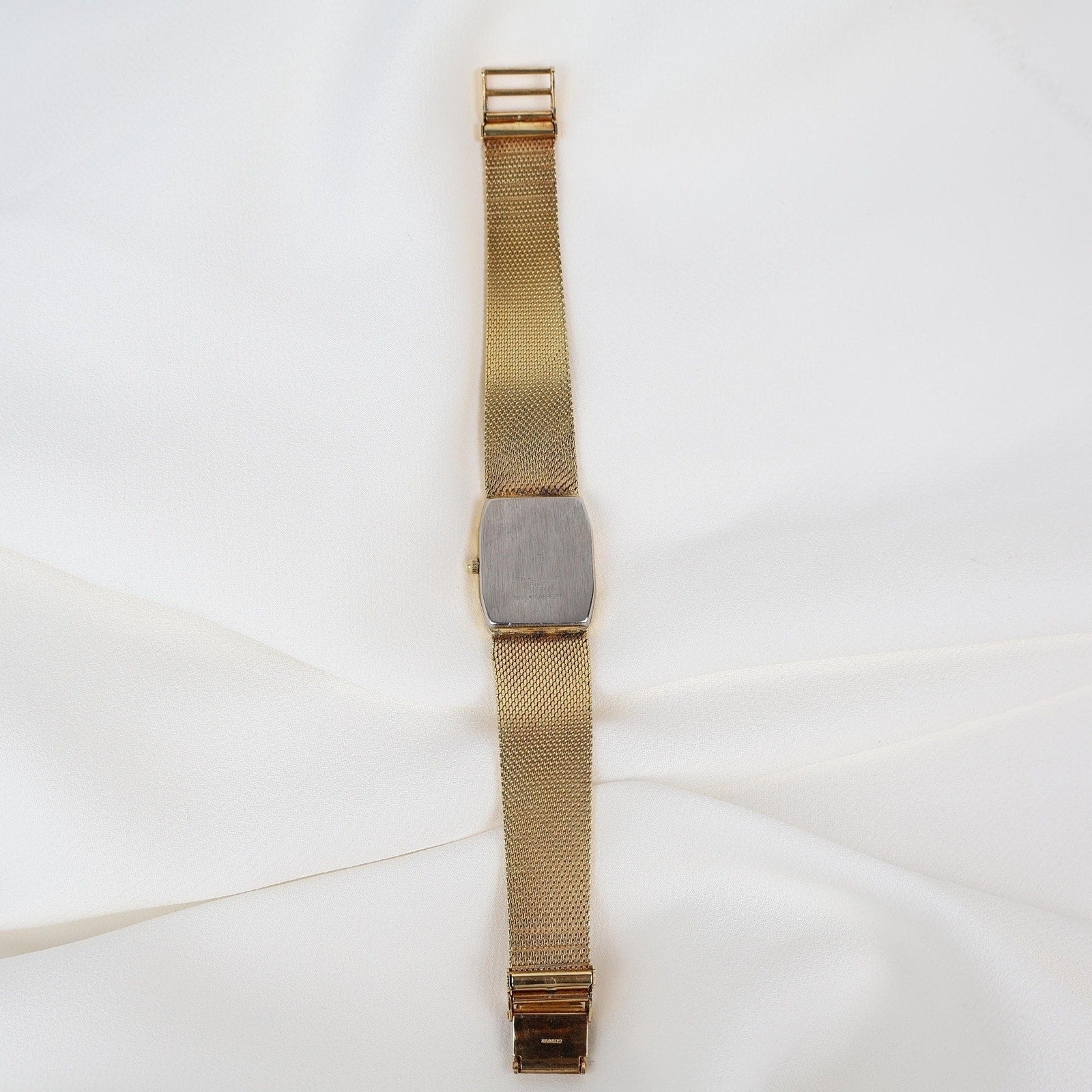 Stunning Vintage Gold Tone Nicolet Watch in Working Condition