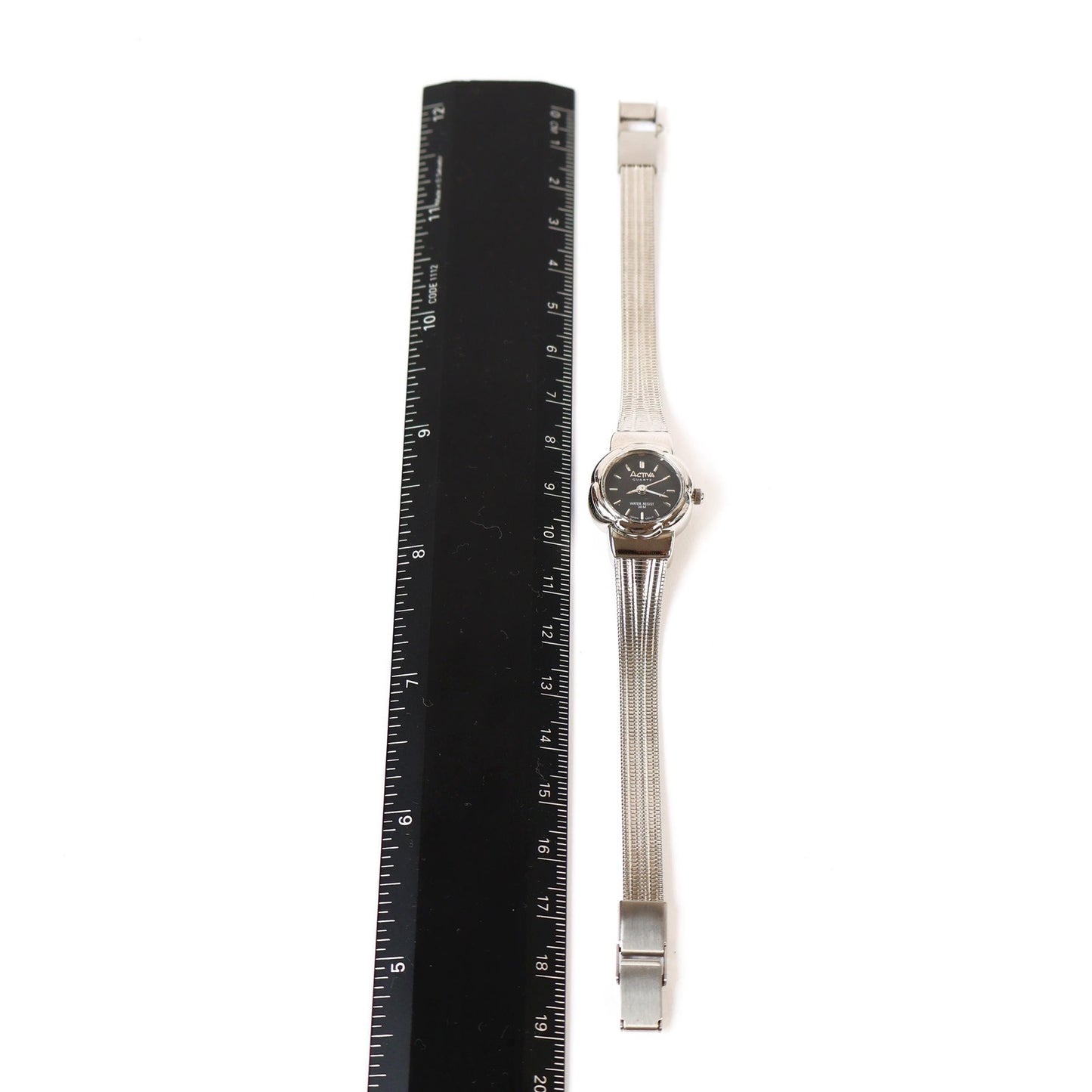 Vintage Silver Watch with Black Round Face | ACTIVA