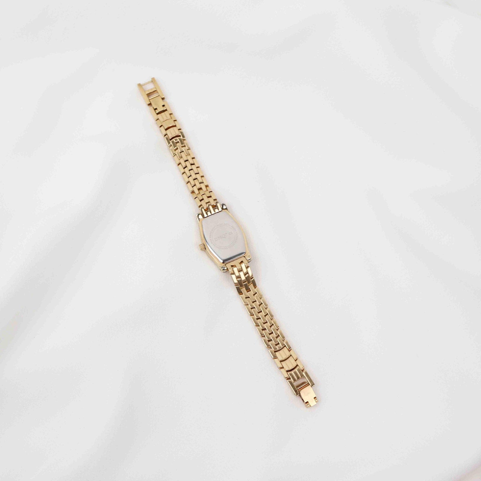 Vintage DMQ Oval Face Watch – Gold Tone Bracelet (Working Battery)