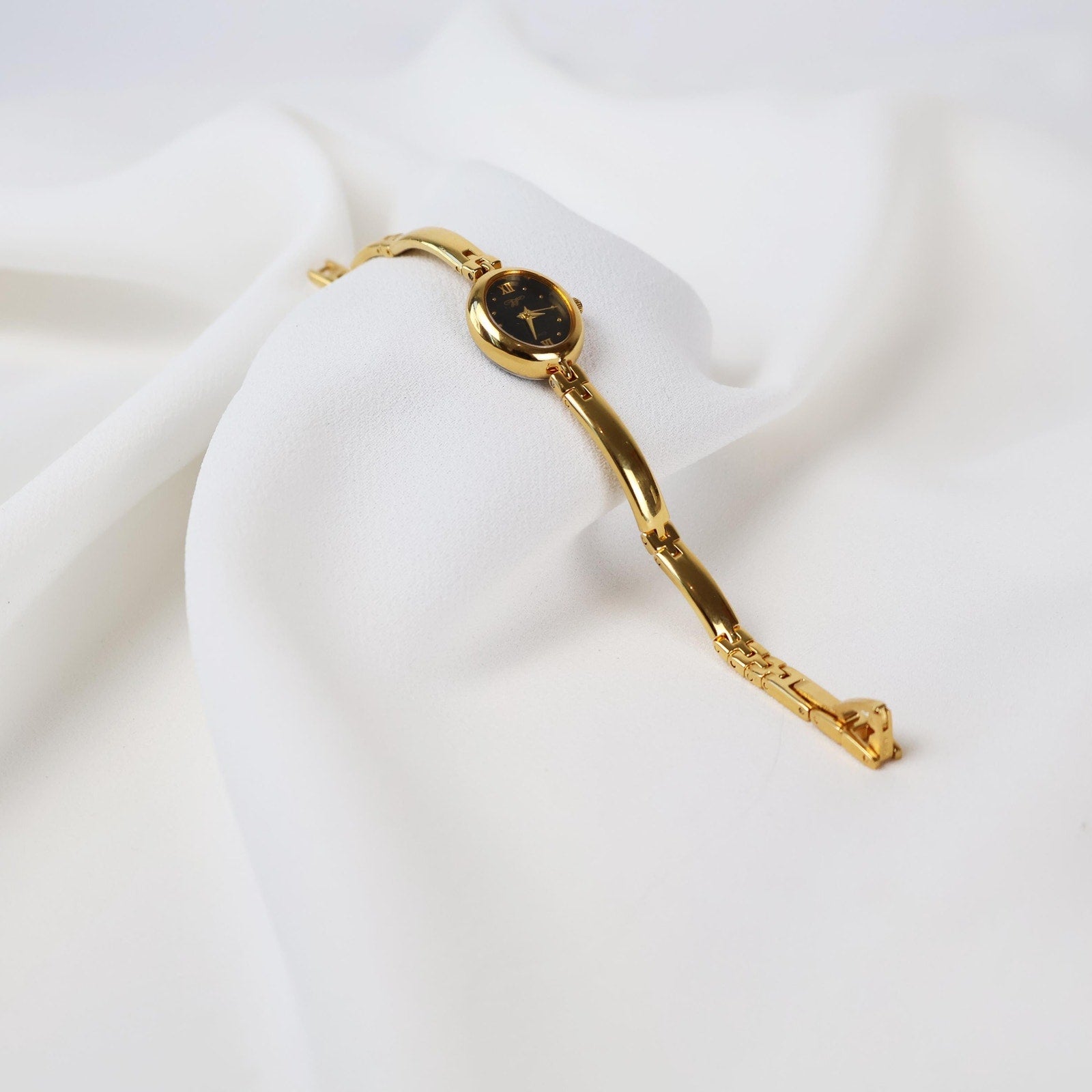 Vintage Black and Gold Worthington Watch