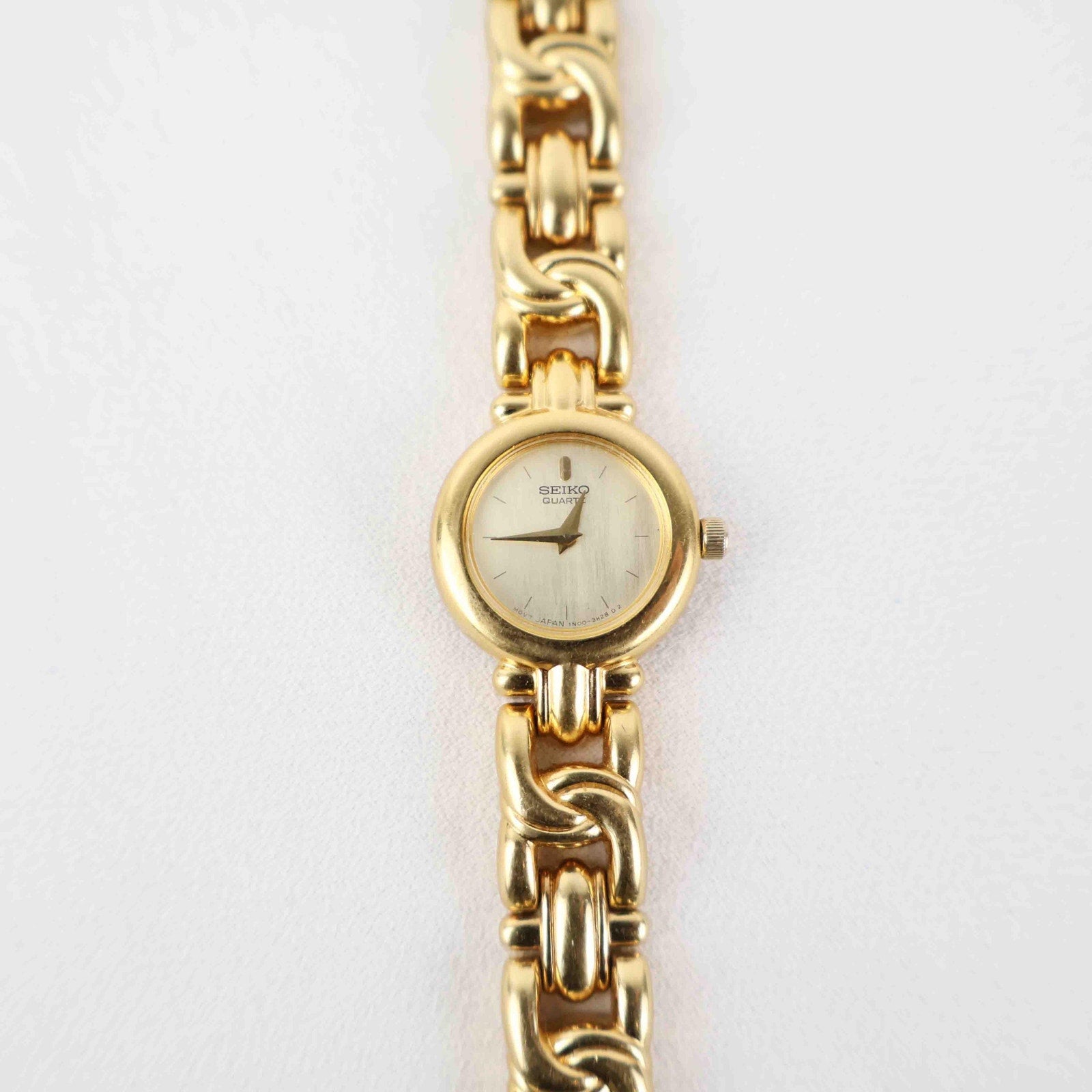 Vintage Seiko Round Face Watch – Gold Tone Rope Style Bracelet (Working Battery)