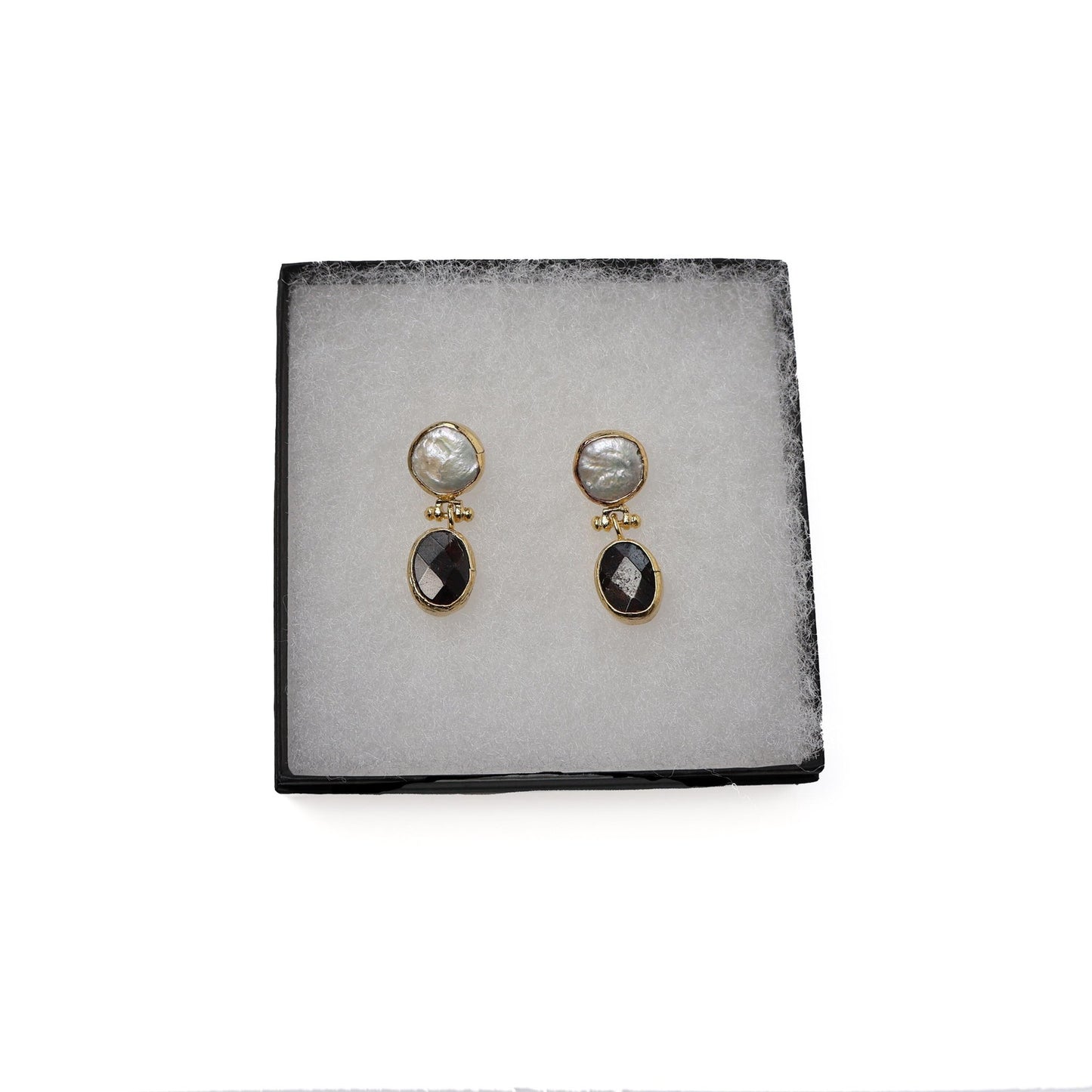 Eclectic Inventory Gold Toned Natural Stone Drop Earrings | Pearl and Onyx Style