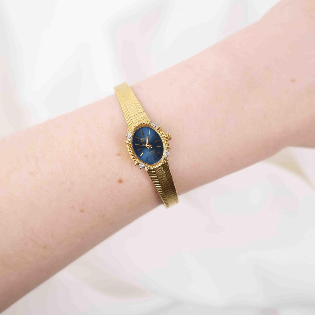Vintage Armitron Oval Face Watch – Gold Tone Bracelet (Working Battery)