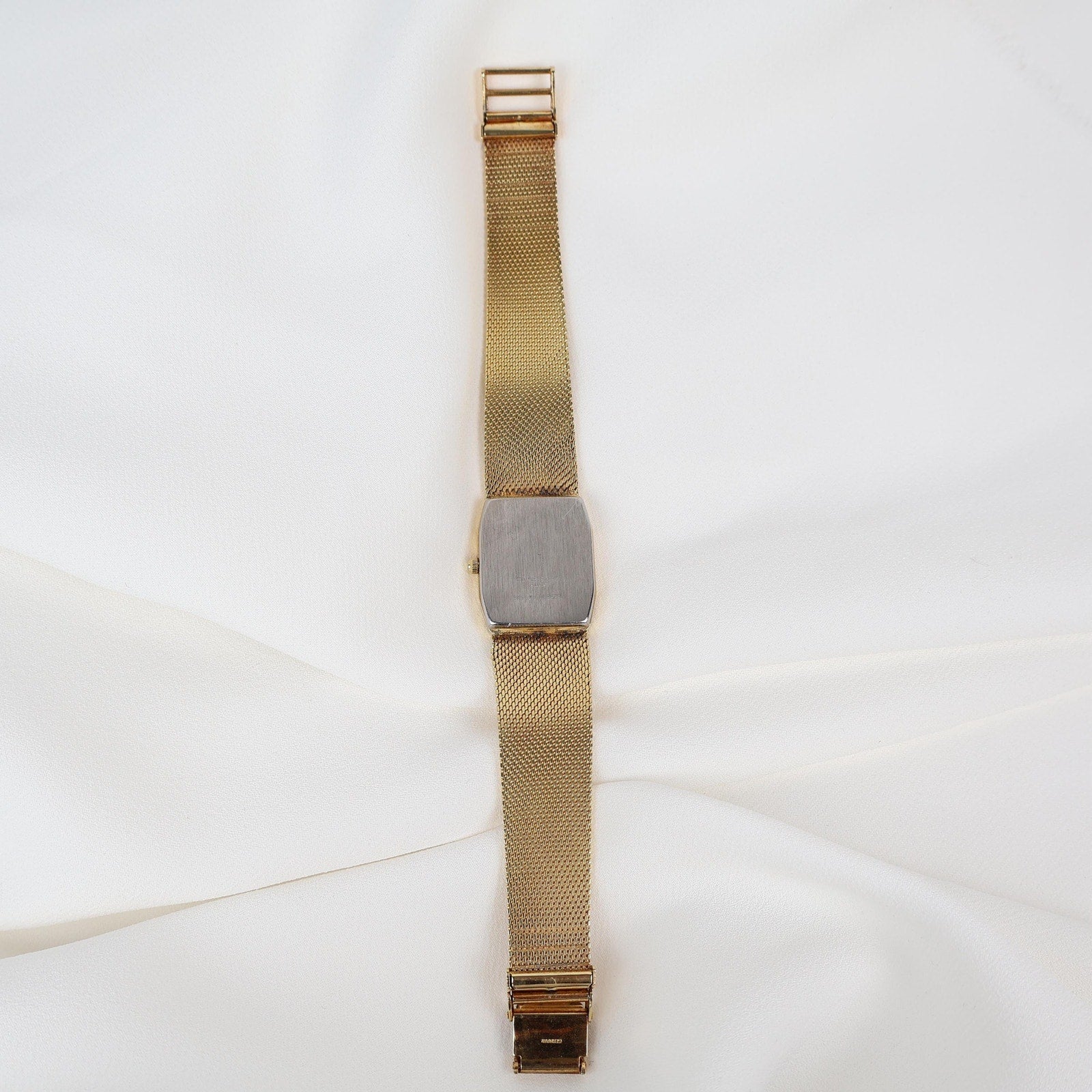Stunning Vintage Gold Tone Nicolet Watch in Working Condition