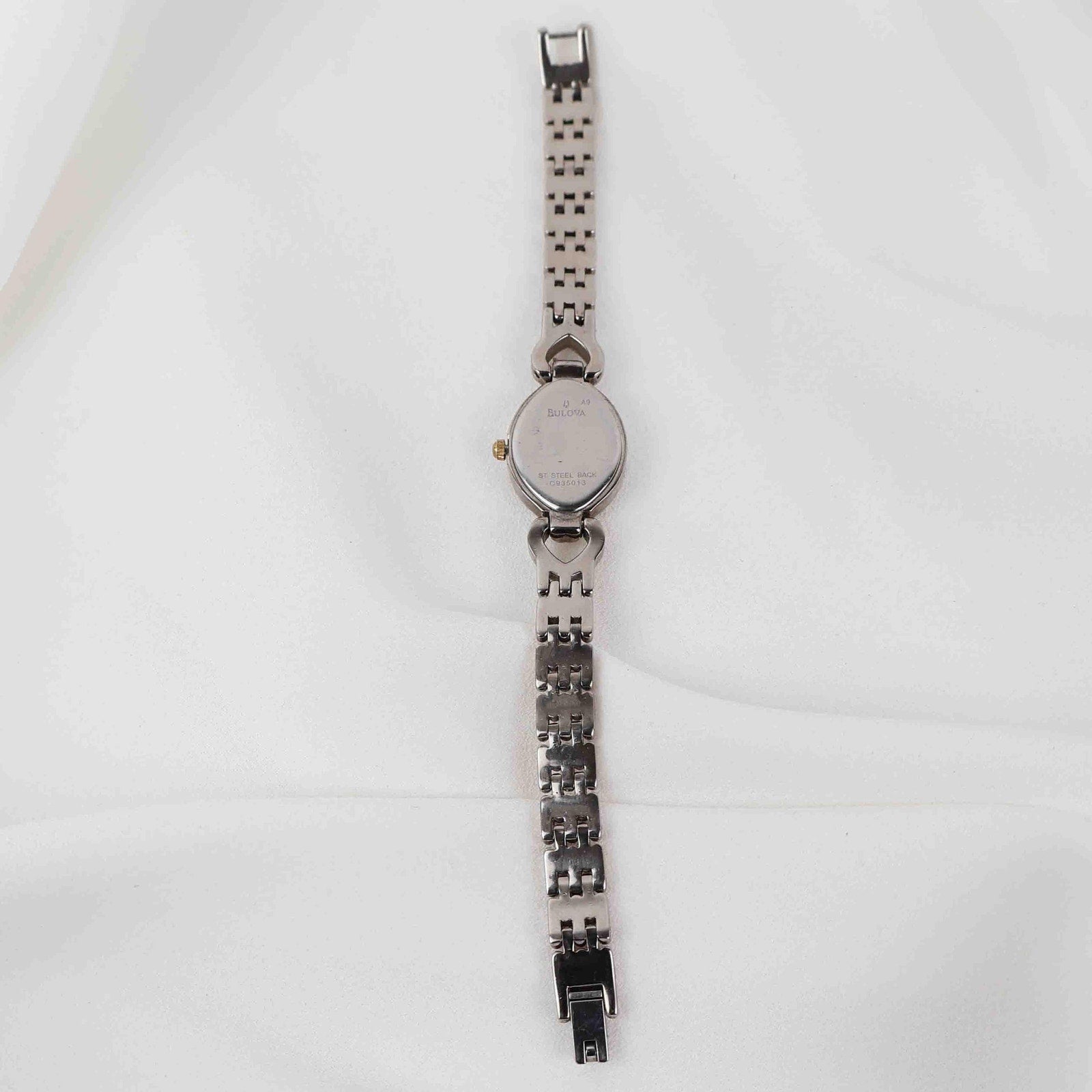 Vintage Carvelle Oval Face Watch – Two Tone Bracelet (Working Battery)