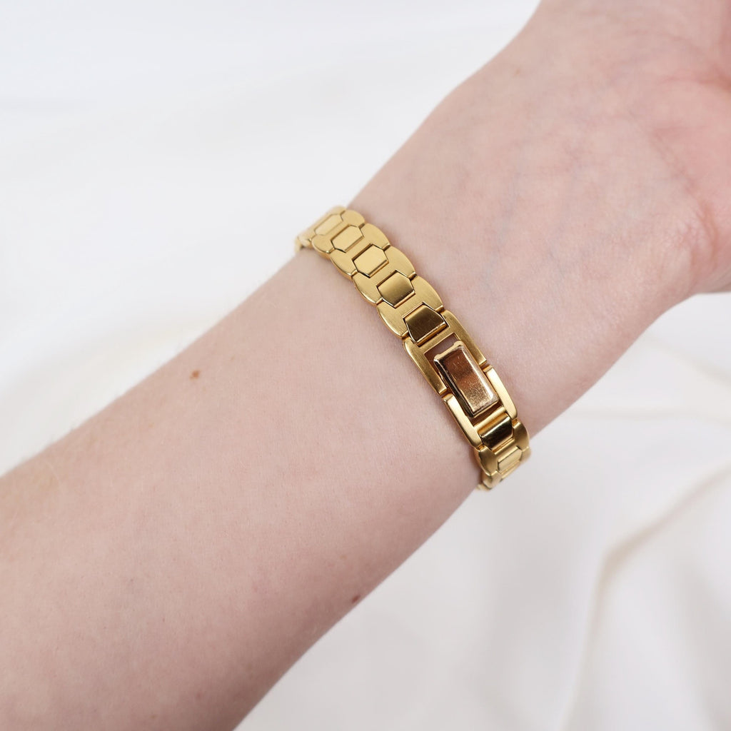 Vintage Gold Tone Pulsar Watch