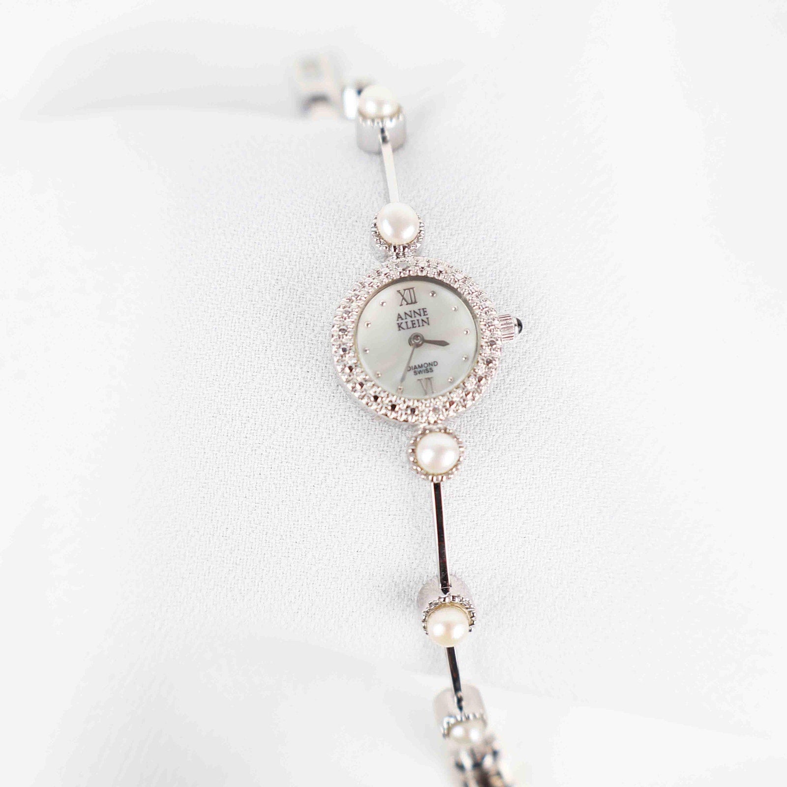 Vintage Anne Klein Round Face Watch – Silver Tone and Pearl Bracelet (Working Battery)