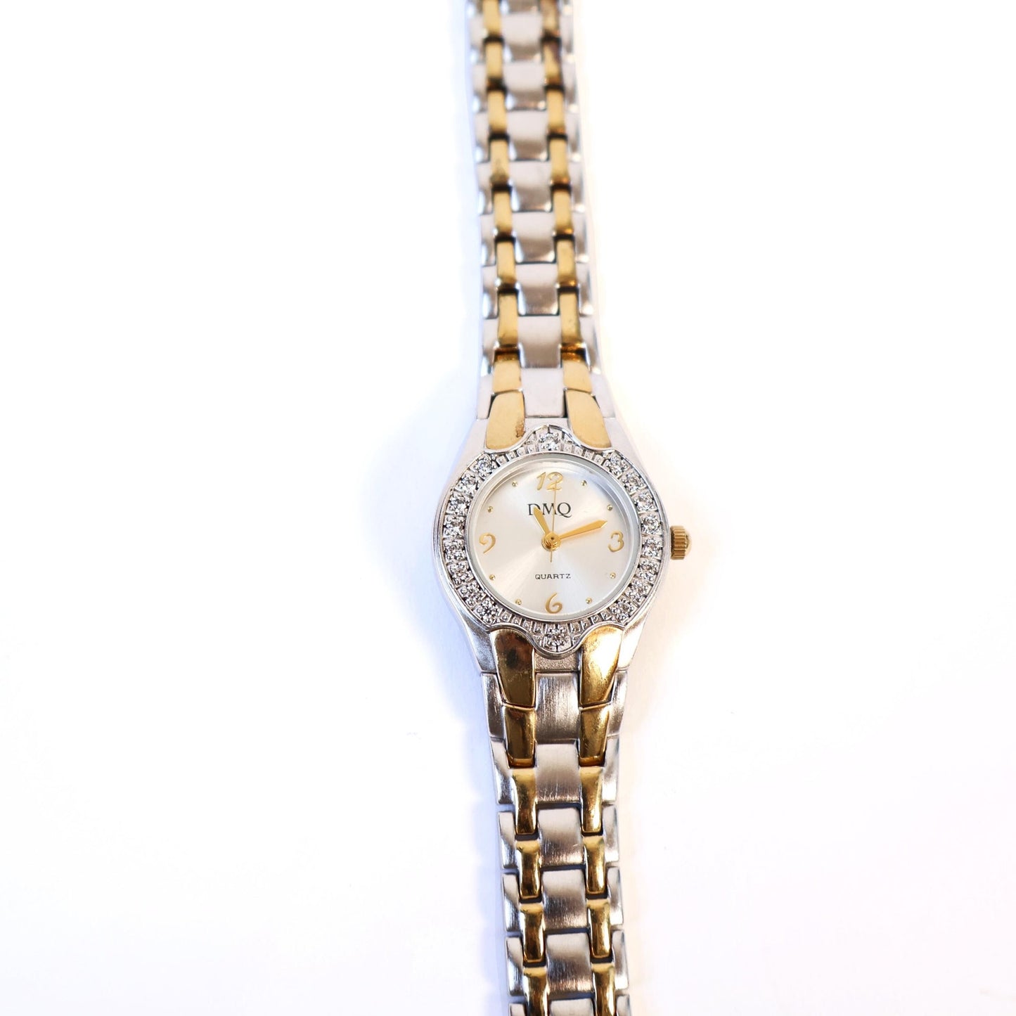 Vintage Two-Toned Watch with Metallic Round Face | DMQ