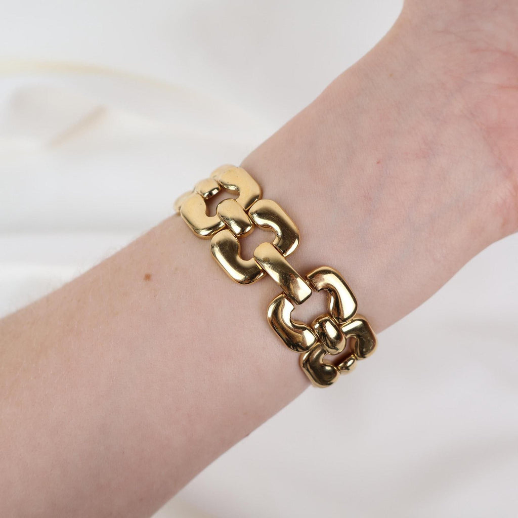 Vintage Sutton Round Face Watch – Gold Tone Bracelet (Working Battery)