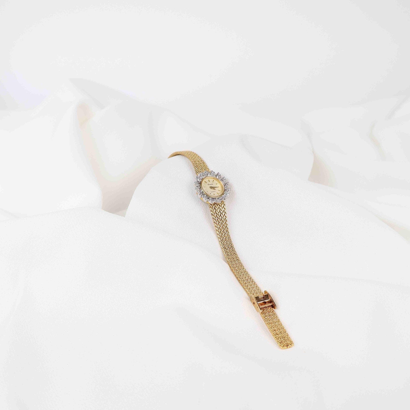 Vintage Deauville Circle Face Watch – Gold Tone Bracelet (Working Battery)