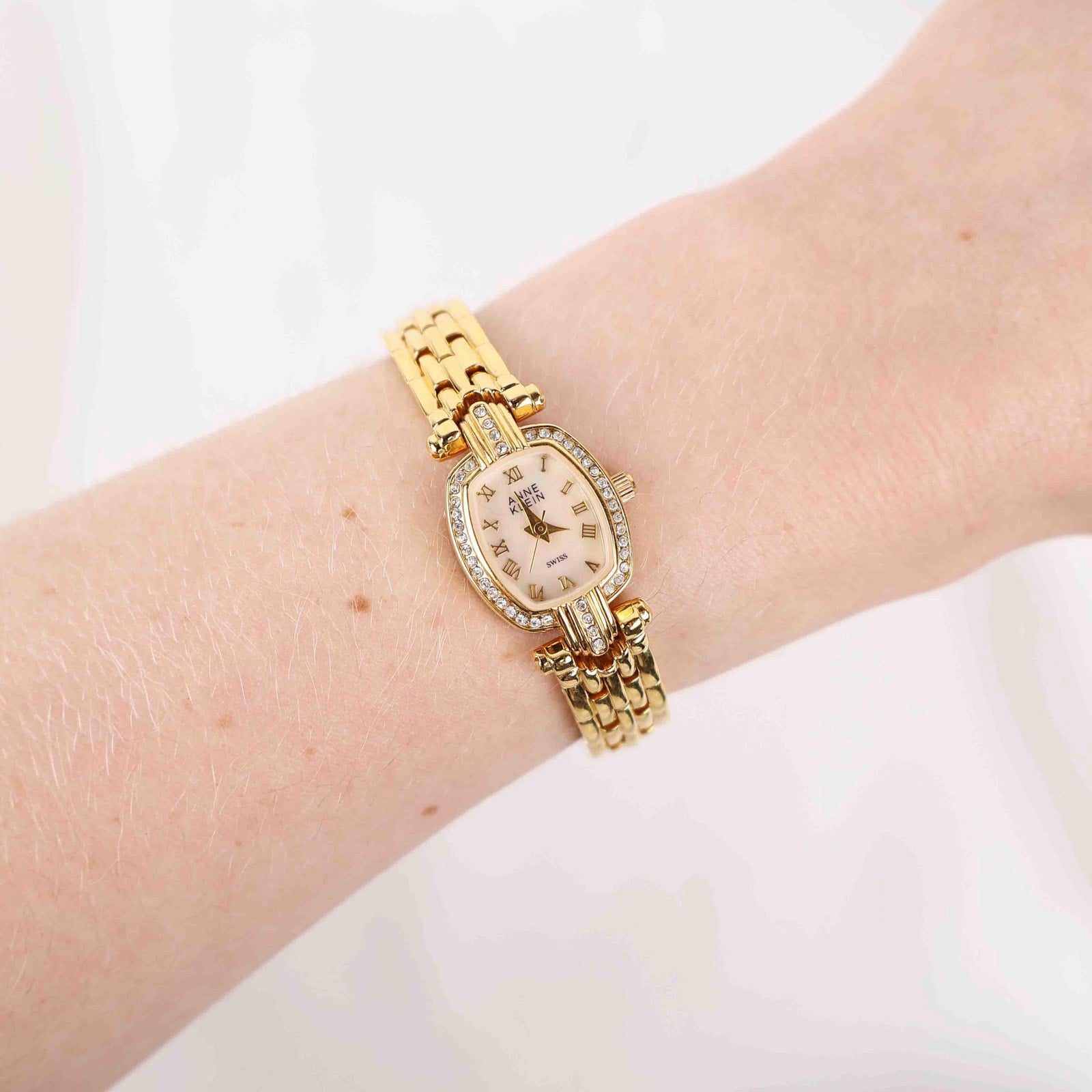 Vintage Anne Klein Oval Face Watch – Gold Tone Rope Style Bracelet (Working Battery)
