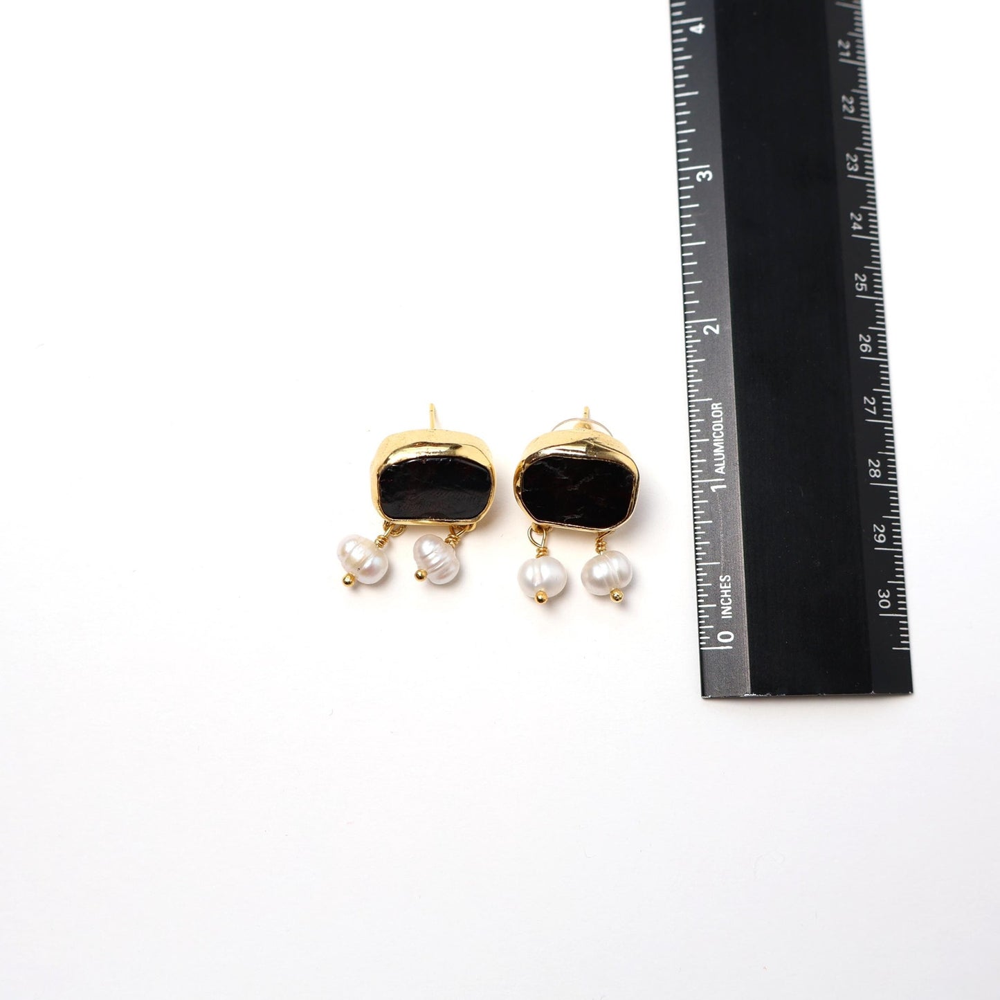 Eclectic Inventory Gold Toned Natural Stone Earrings with Drop Pearls | Pearl and Garnet Style