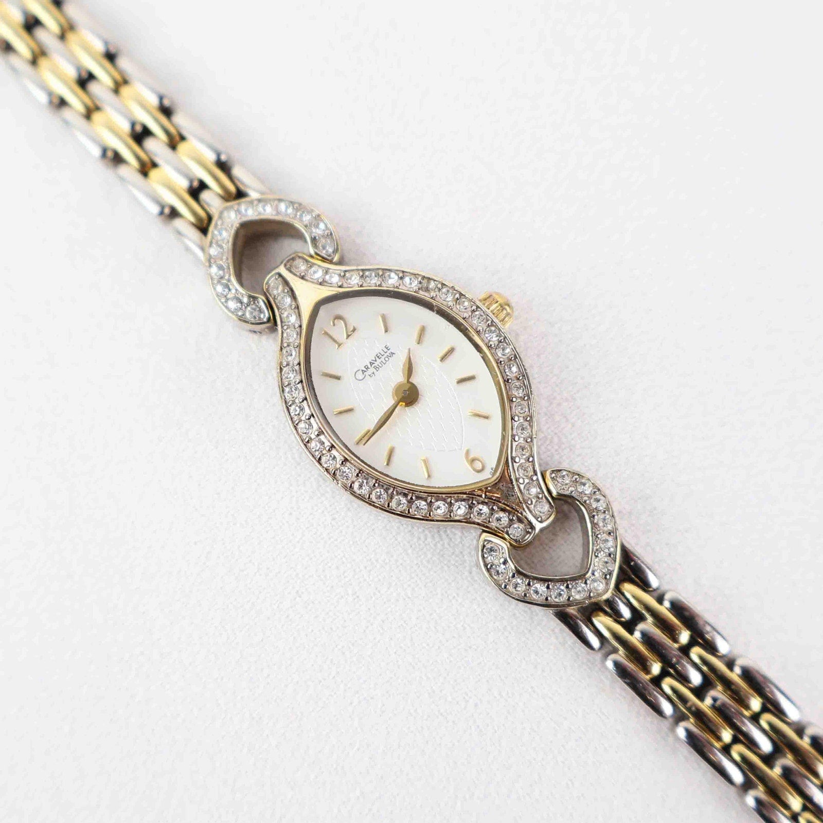 Vintage Carvelle Oval Face Watch – Two Tone Bracelet (Working Battery)