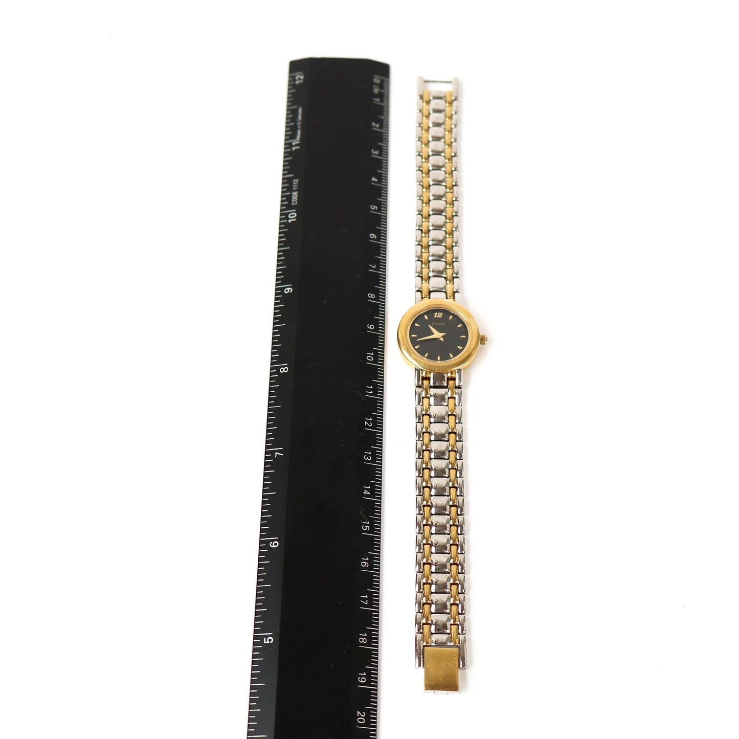 Vintage Two Toned Watch with Black Round Face | PULSAR