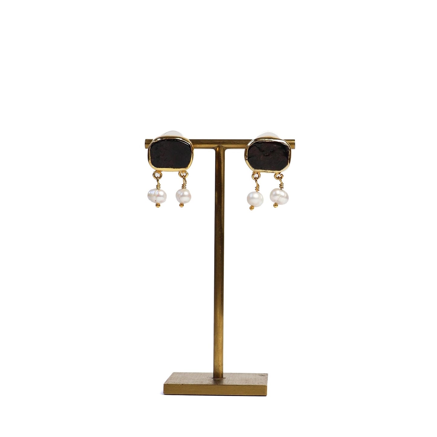 Eclectic Inventory Gold Toned Natural Stone Earrings with Drop Pearls | Pearl and Garnet Style