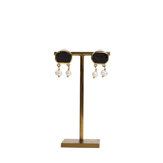 Eclectic Inventory Gold Toned Natural Stone Earrings with Drop Pearls | Pearl and Garnet Style