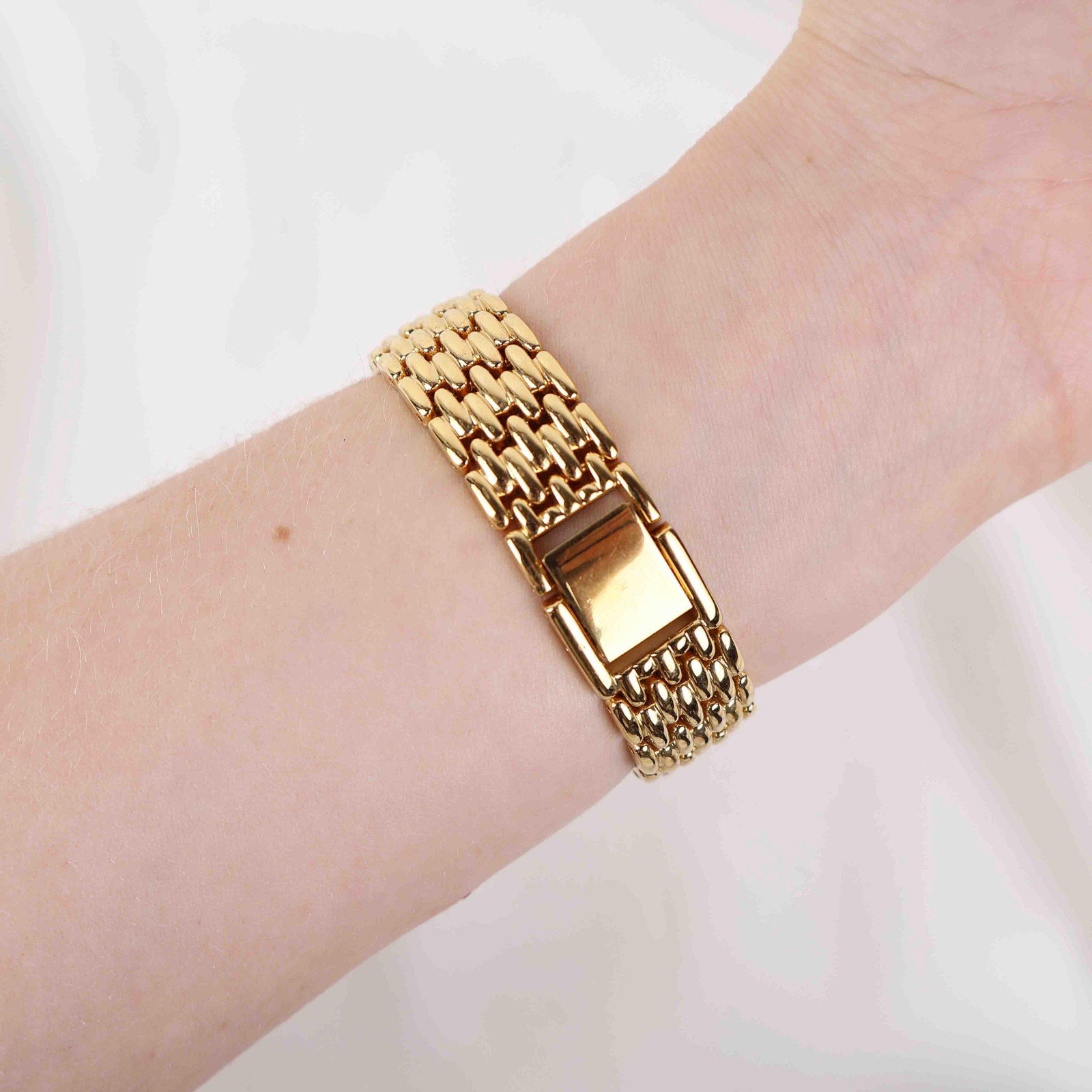 Vintage Jacklyn Smith Watch – Gold Tone Bracelet (Working Battery)