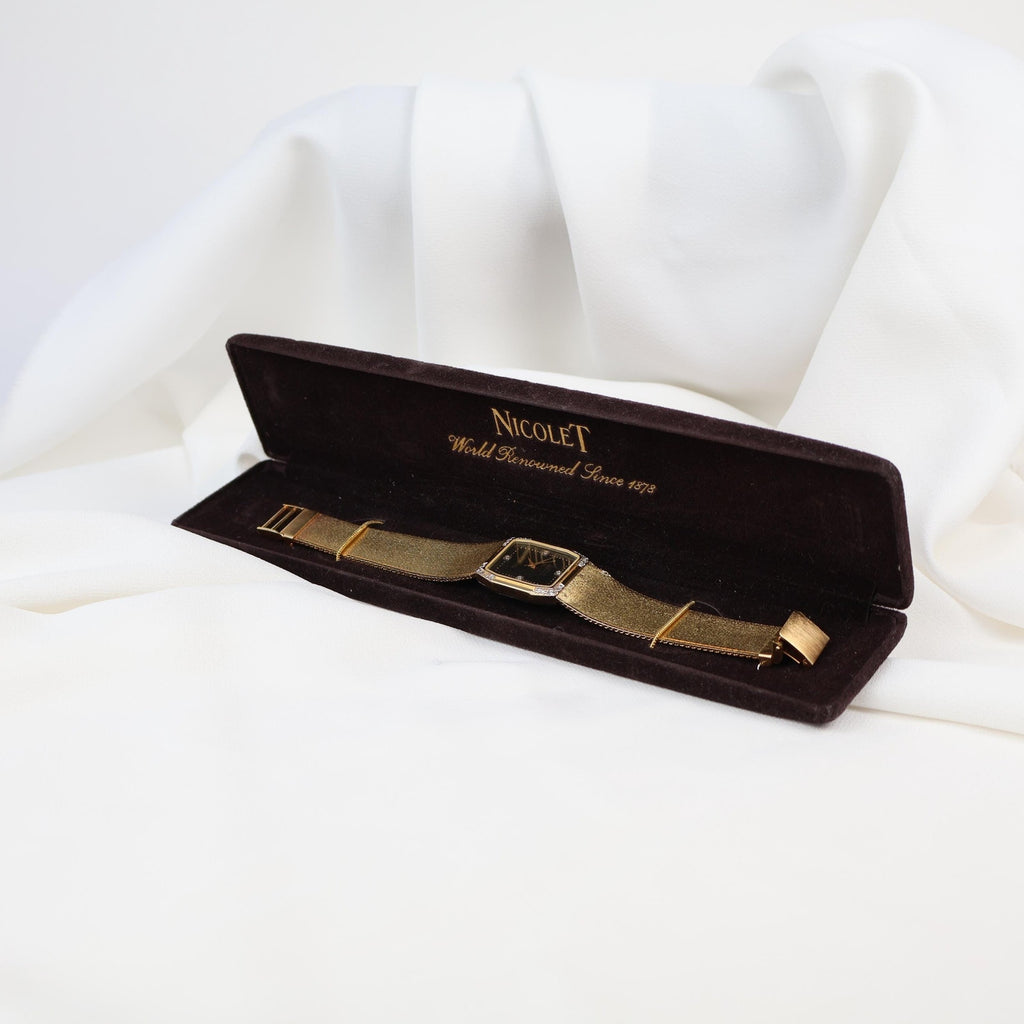 Stunning Vintage Gold Tone Nicolet Watch in Working Condition
