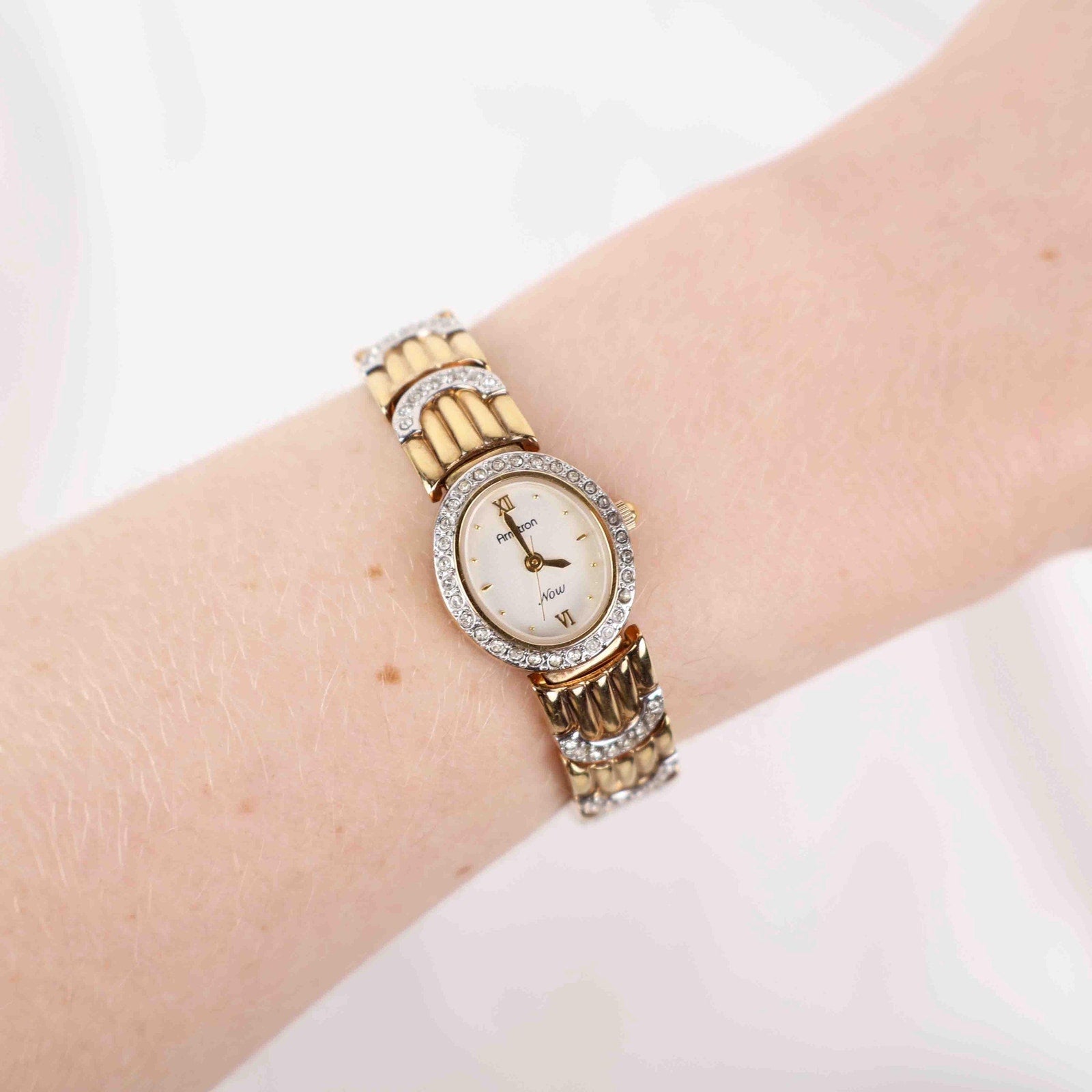 Vintage Armitron Oval Face Watch – Gold Tone Bracelet (Working Battery)