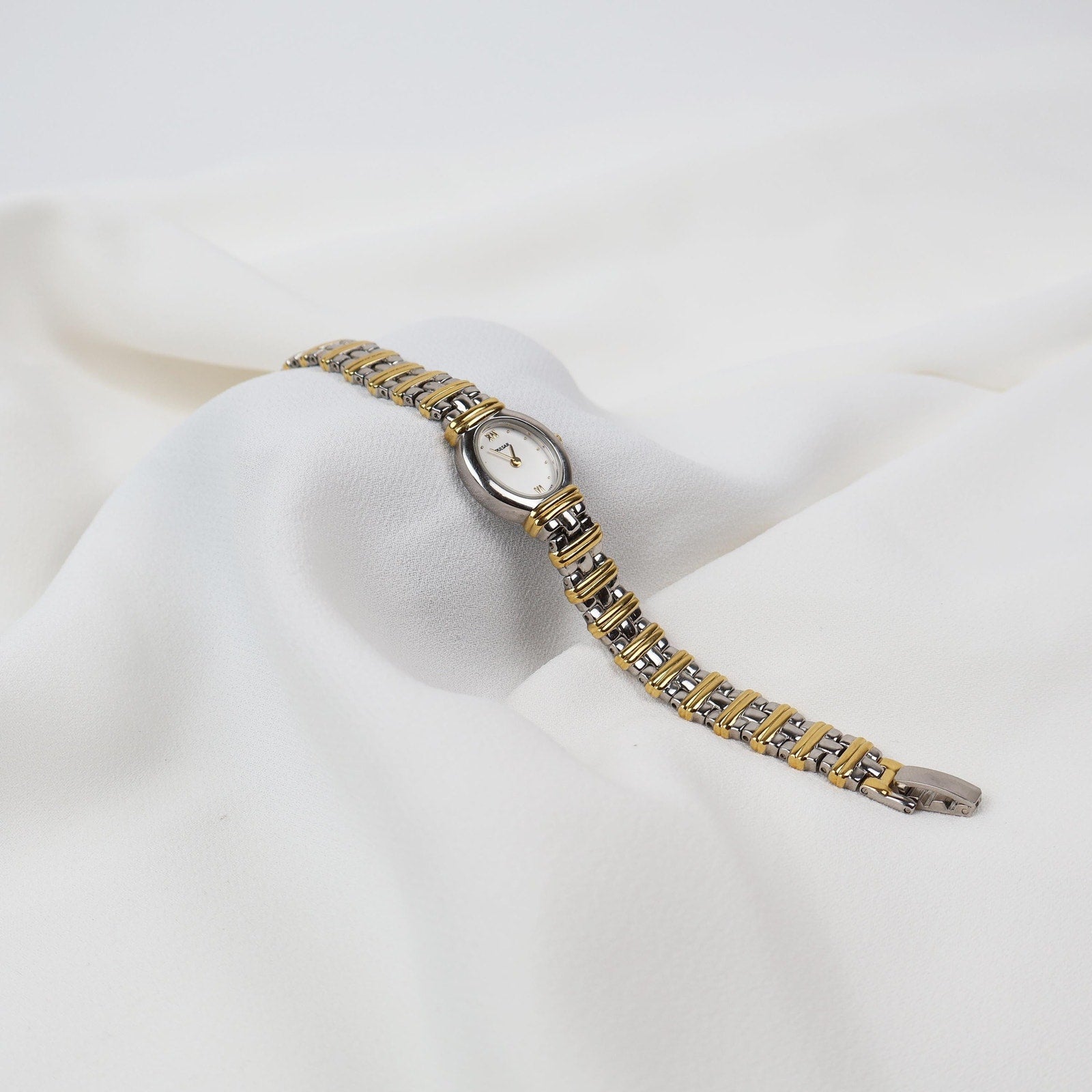 Stunning Two Tone Vintage Pulsar Watch with Oval Face